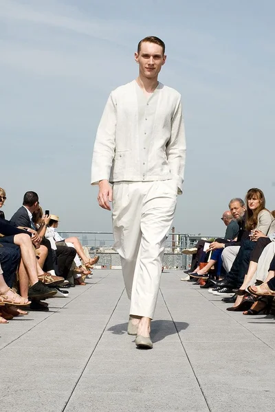 Look 9